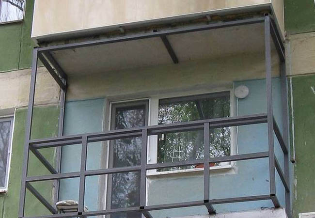 Альтернативное остекление балкона оргстеклом вместо стекла Электроугли